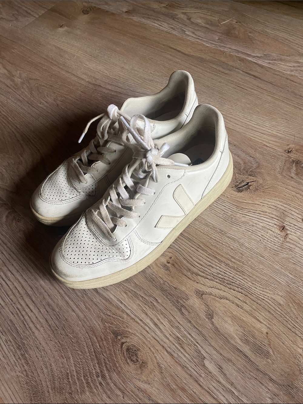 Vera  Lace-Up Sneakers